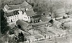 Een luchtfoto van kasteel Doenrade rond 1947. 