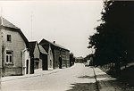 Dorpstrat met op de voorgrond het huis van de fam. Leclair.